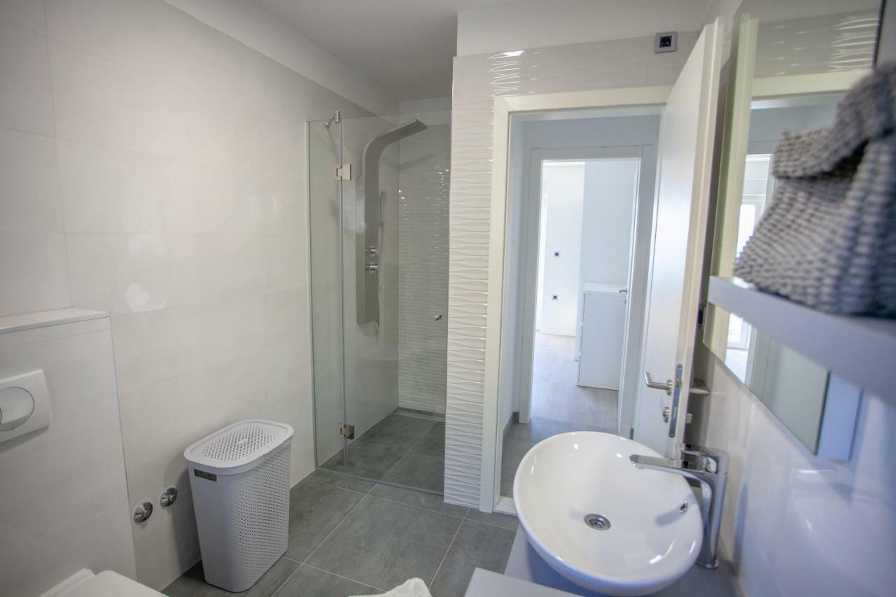 Luxury Apartments Beach Jesenice  Exterior foto